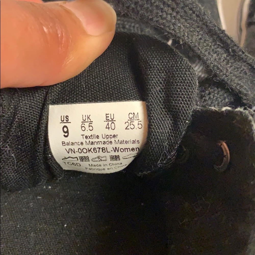 Vans - Picture 4 of 4